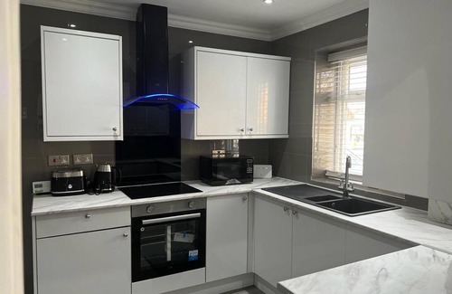 Woolwich Riverside Apartment | Modern Executive 2-bed Apartment in London