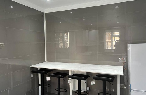 Woolwich Riverside Apartment | Modern Executive 2-bed Apartment in London