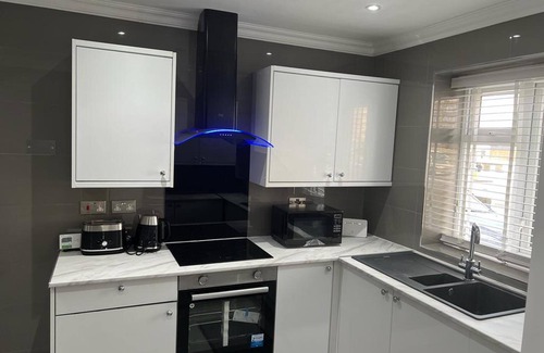 Woolwich Riverside Apartment | Modern Executive 2-bed Apartment in London