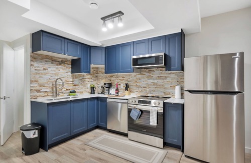 Southwest Edmonton Apartment | Modern Family Sized Guest Suite With All Essentials