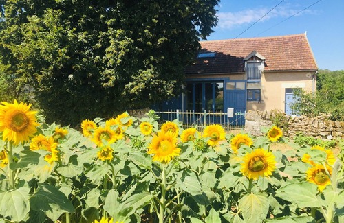 Pazy House | Modern farmhouse in a hamlet at the gates of the Morvan
