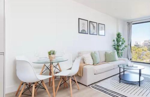 Poplar Apartment | Modern Flat Canary Wharf, close to Central London