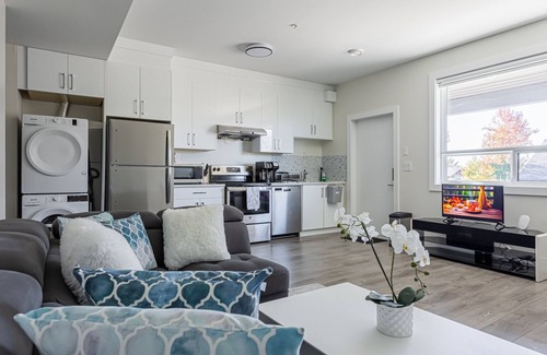 Maple Ridge Apartment | Modern Gateway Family-sized Suite in Thornhill-Maple Ridge - BC