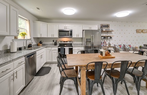 Greensboro Cottage | Modern Greensboro Getaway w/ Fire Pit!