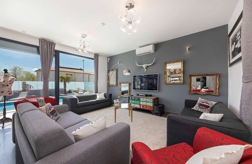 Labinci Villa | Modern holiday home with 5 bedrooms near Poreč