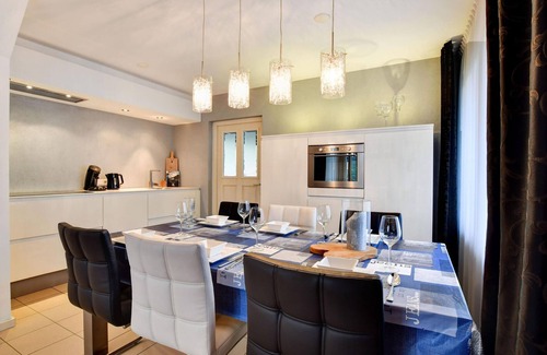 Langstraat House | Modern holiday home with a conservatory