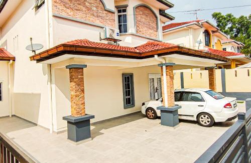 Kajang House | Modern Home at Kajang by HCK