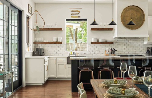 Chestnut House | Modern Home | Balcony Views | Mins to DT ATX & UT!