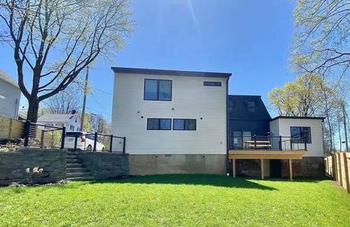 Beacon House | Modern home w/creek view, steps to town & mountain