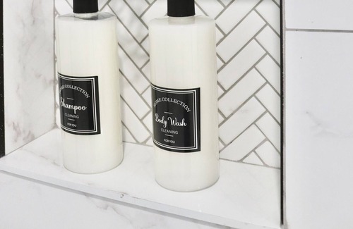 Richmond Heights Villa | modern house- 5 min from zoo