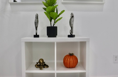 Richmond Heights Villa | modern house- 5 min from zoo