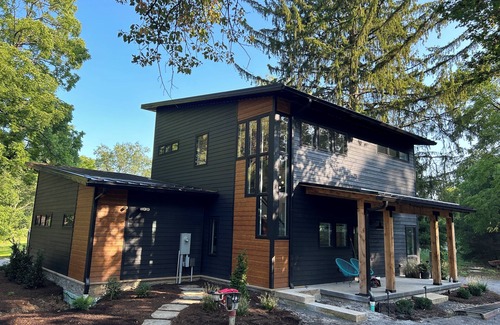 Clearfield House | Modern House at Easy Street on the River- Large sports field and River Access!