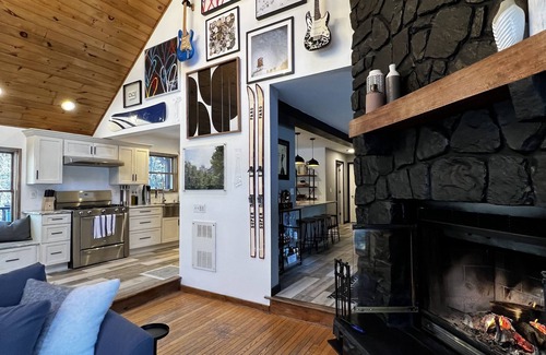 White Haven Ski Chalet | Modern Jack Frost Ski Chalet in the Poconos