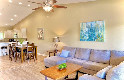 Lake Hamilton Condo | Modern Lake Hamilton Condo w/180° Lakefront View-Main Channel, Central Location!