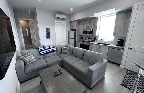 Okanagan-Similkameen Apartment | Modern Lake View Basement Suite. Introductory Pricing!