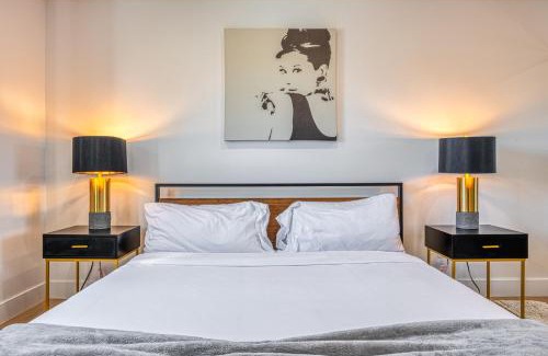 Overlook Apartment | Modern Living Steps From Downtown