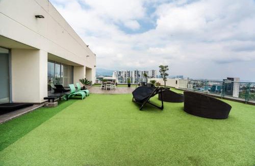 Huixquilucan Apartment | Modern Loft with Gym and Rooftop Interlomas
