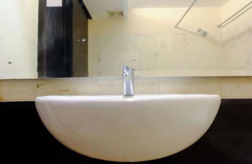 Braga Apartment | Modern Look 3BR at Apartment Braga City Walk By Travelio