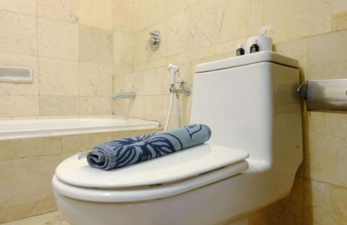 Braga Apartment | Modern Look 3BR at Apartment Braga City Walk By Travelio