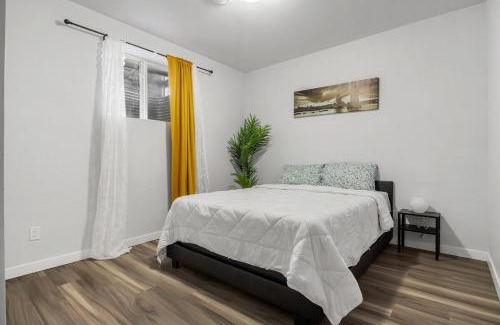Calgary Apartment | Modern Lux Suite, 8 Minutes to Airport, Dining Nearby