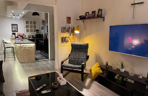 Al Duqqi Apartment | Modern luxury apartment