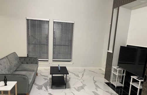 Northeast Carrollton House | Modern Luxury Home 3BR - new and spacious!