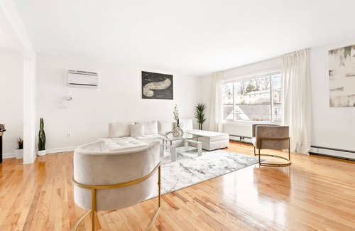 Southeast Yonkers House | Modern Luxury Home w GameRoom & Parking