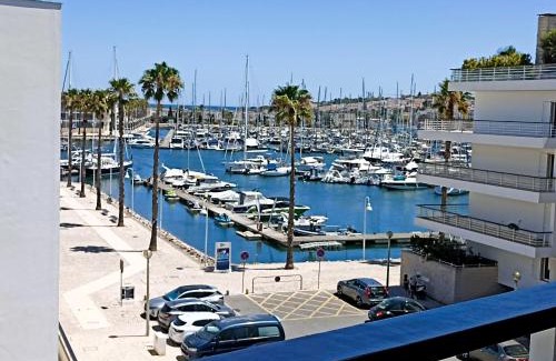 Telheiro Apartment | Modern Marina Apartment