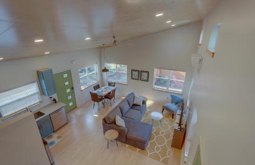 Larkspur House | Modern Mod Pod with Private Yard