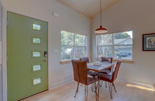 Larkspur House | Modern Mod Pod with Private Yard