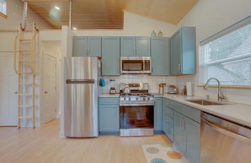 Larkspur House | Modern Mod Pod with Private Yard