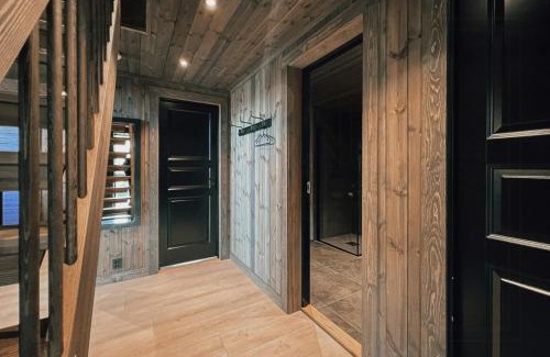 Gol Municipality House | Modern Mountain Cabin Near Syningtoppen