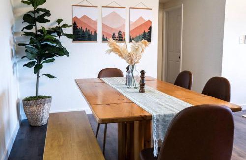 Waynesville House | Modern Mountain Cabin - Spectacular Views at 3100 ft