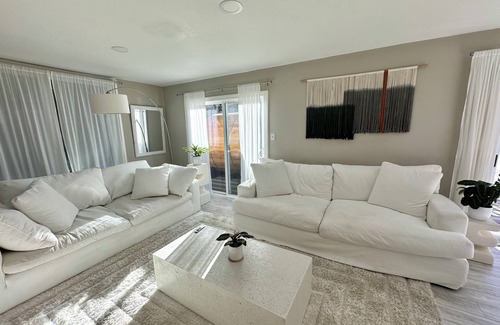 Orinda Condo | Modern Mountain Retreat