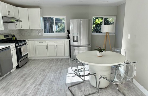 Orinda Condo | Modern Mountain Retreat