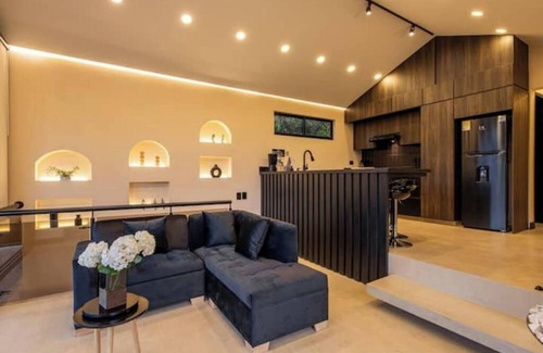Marinilla Apartment | Modern Mountain Spa Villa: Turkish & Jacuzzi