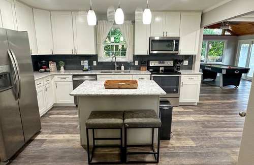 Pigeon Forge House | Modern Pigeon Forge Gem; Location, Hot Tub, Gameroom, Pigeon Forge Gem; Location, HT, GR