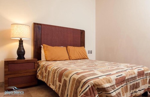 San Carlos Apartment | Modern Playa Blanca Full Kitchen Condo