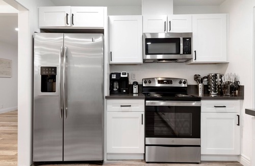 Citrus Heights House | Modern Pristine Comfortable 3BD/2BA Home W/POOl