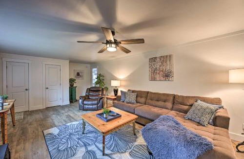 Cottage Lake House | Modern Redmond Home with 2 Fireplaces and Yard!