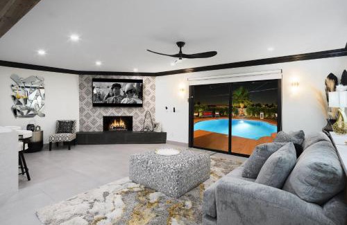 Mereway Manor House | Modern Roose-Private Pool-In Old Town Scottsdale