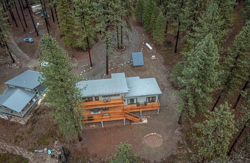 Sanders County House | Modern Sanctuary at Emerald Bend