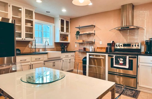 Paradise Hills House | Modern SD Oasis w/Pool & HotTub