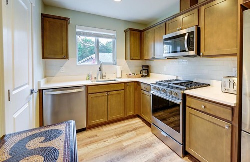 SeaTac Apartment | Modern SeaTac Gem with Fireplace and Smart TVs!