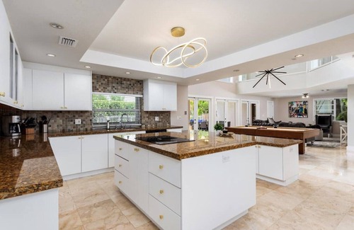 Miami Shores House | Modern Secluded 6BR/4.5BA Paradise w/Pool&Jacuzzi