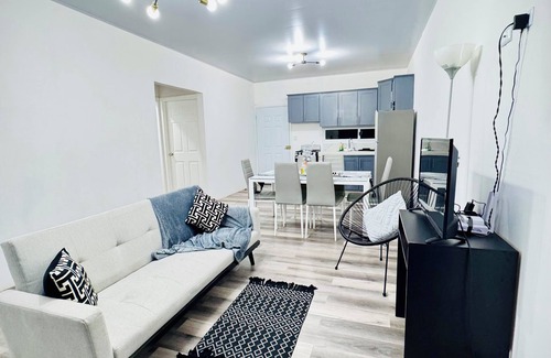 Comayagua House | "Modern secure house in Comayagua with A/C, Wi-Fi and autonomous access.