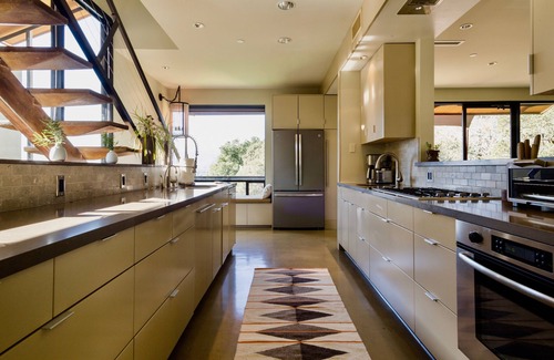 Fetters Hot Springs-Agua Caliente House | Modern Sonoma Home! Beautiful Views, Hot Tub. Relax on The Patio, Wine Country!