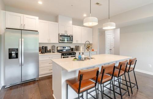 Fairlawn Apartment | Modern & Spacious 3bd 3ba RoofDeck