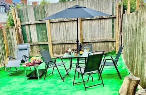 Manchester House | Modern, spacious and comfortable 3 bedroom home.