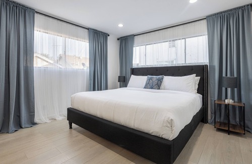 Alhambra House | Modern Spacious Home in the Heart of Alhambra